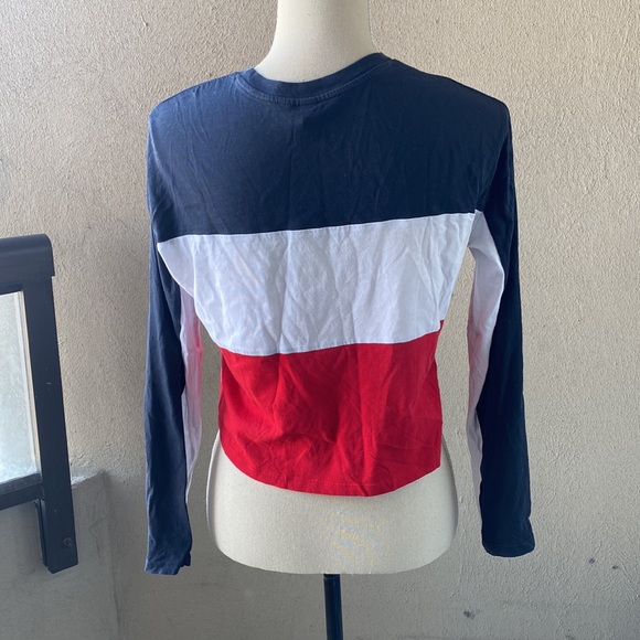 H&M Graphic Long Sleeve - Picture 2 of 2